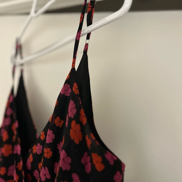 Patterned midi dress with ruffle detail. High low.  Worn once. - Picture 6 of 8